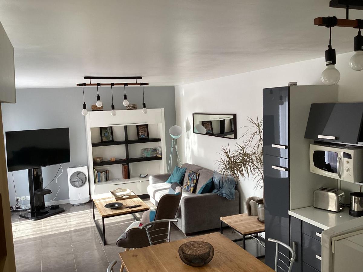 Joli 50 M2 Classe 3 Etoiles Avec Terrasse Et Jardin